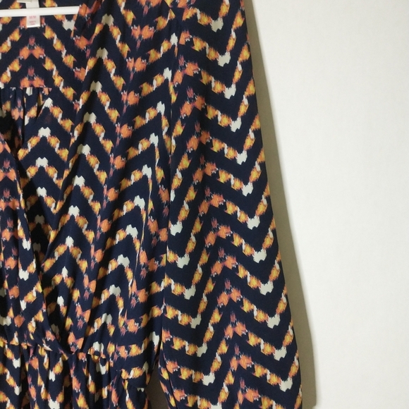 Xhilaration patterned knee length dress size medium - Picture 4 of 10